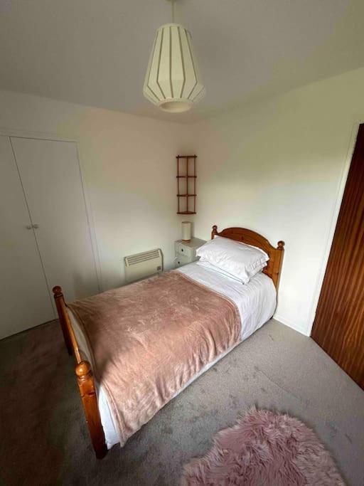 Wooden Cottage With Lake View Enniskillen Bagian luar foto