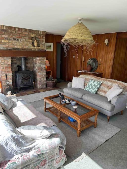 Wooden Cottage With Lake View Enniskillen Bagian luar foto